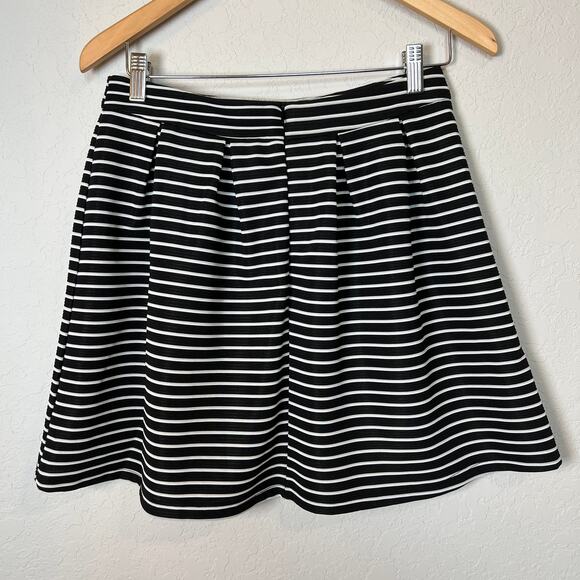 Blue Rain Women's Black and White‎ Stripe Pleated Mini Skirt Size L NEW - Picture 7 of 7